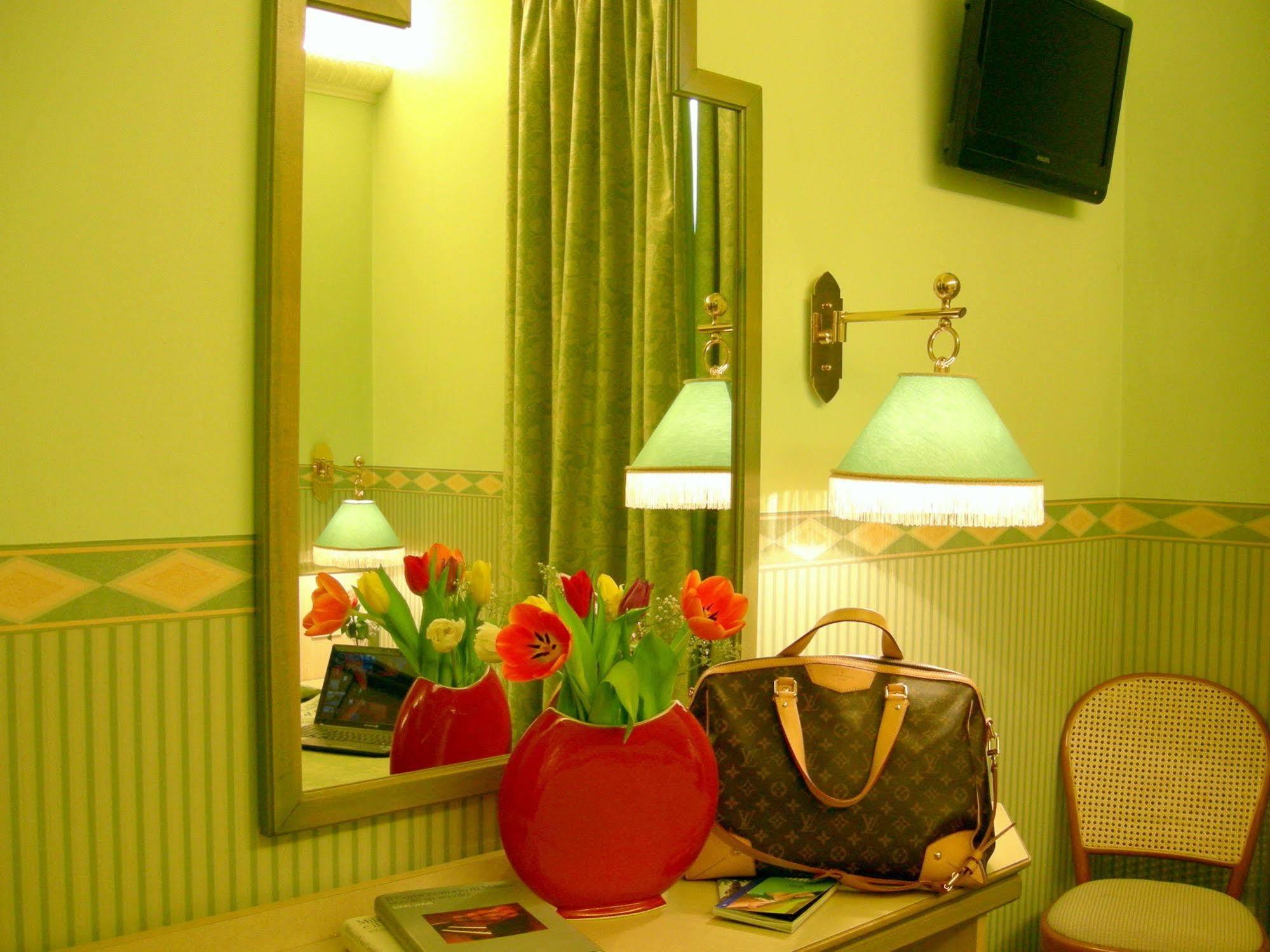 Buenos Aires Hotel Милано Екстериор снимка